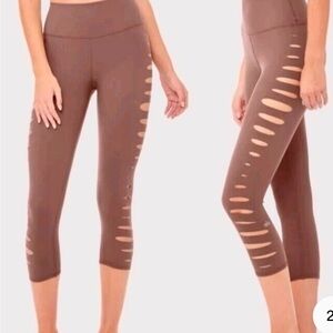 High-Waist Side Sliced Capri Leggings